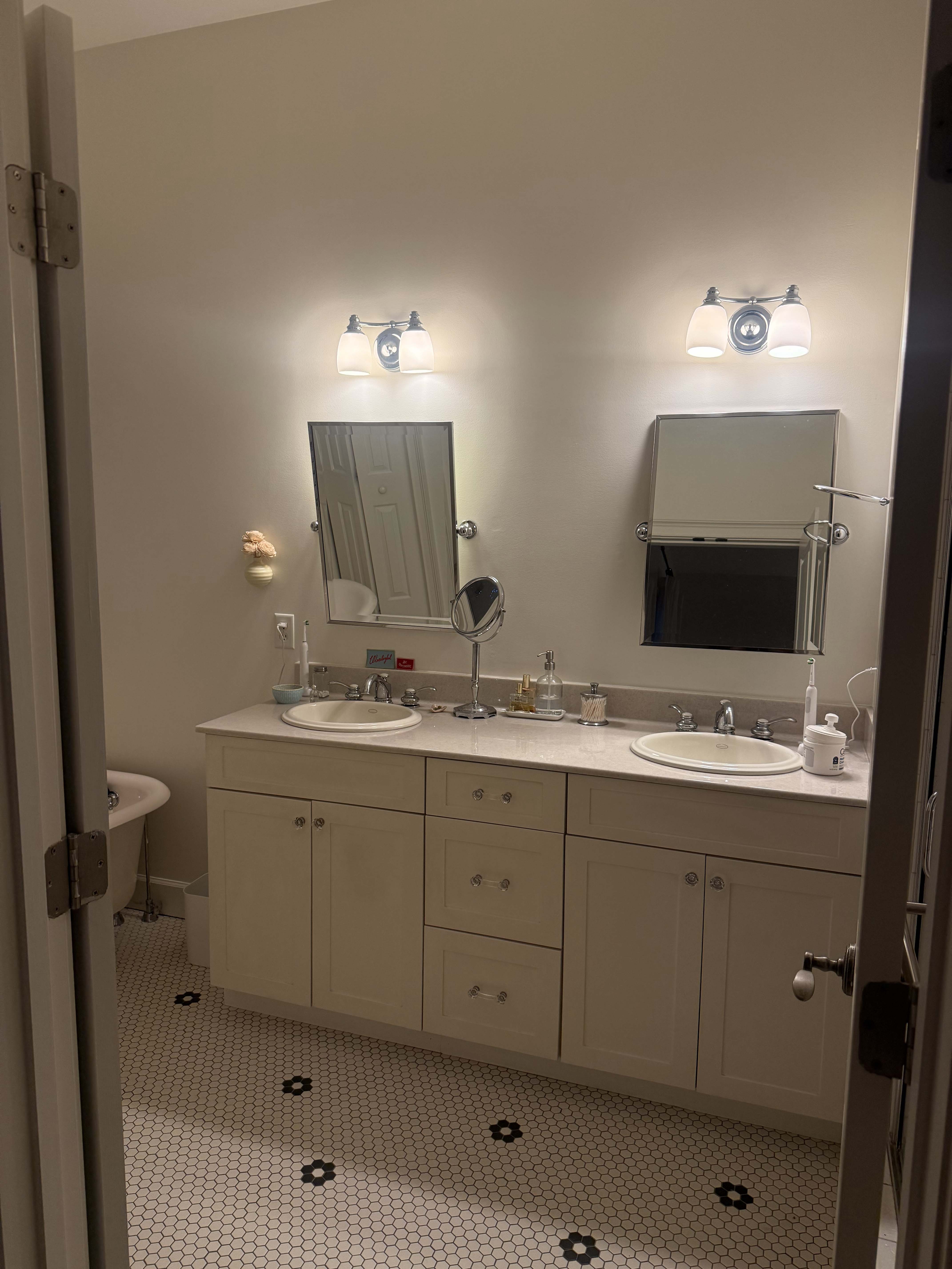 Vanity angle