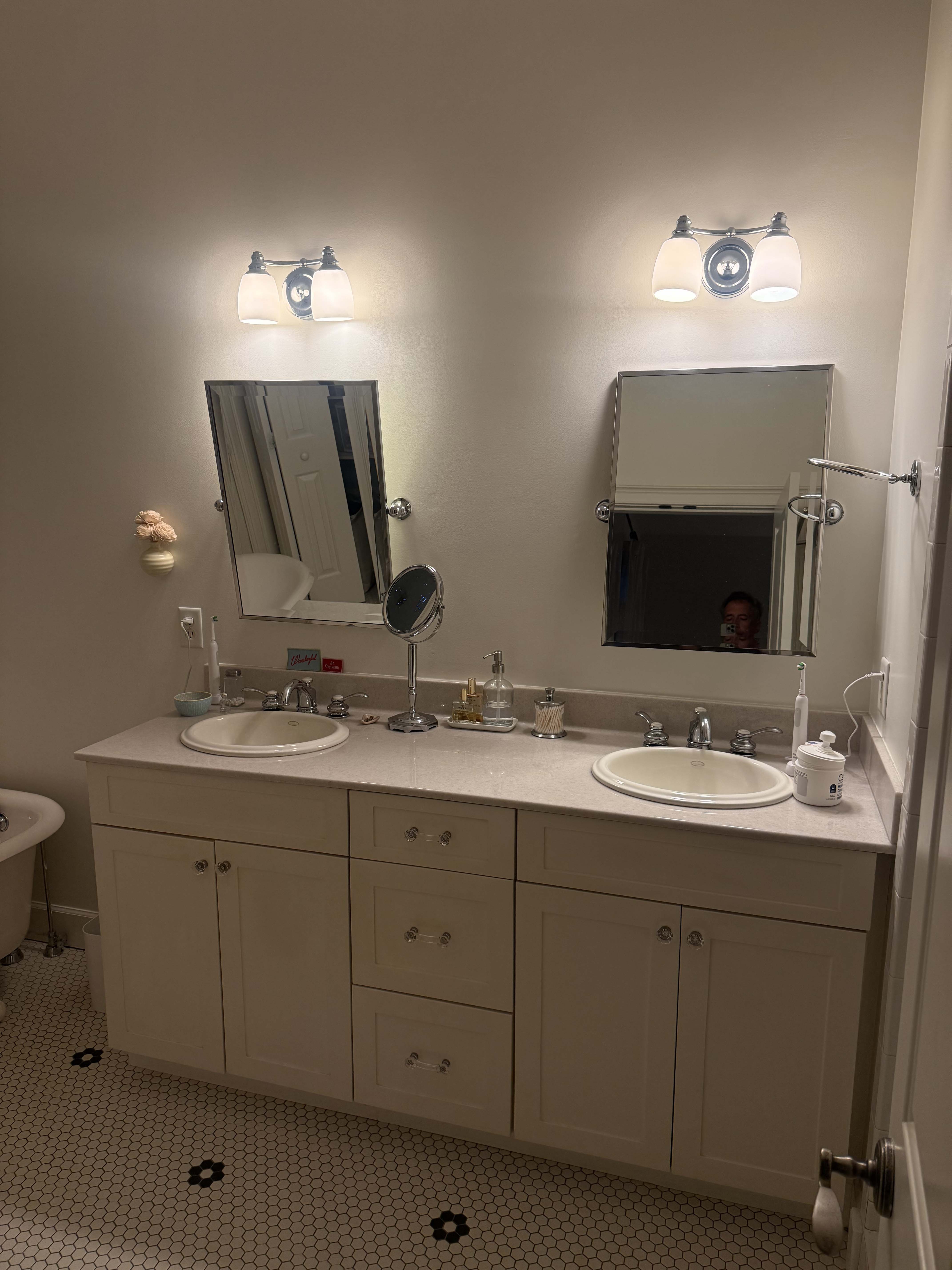 Current vanity