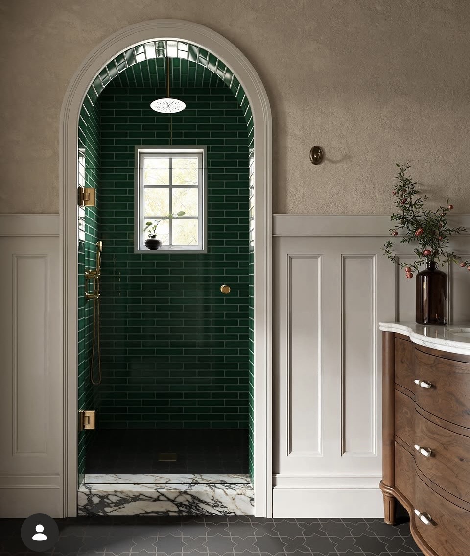 Green arched shower